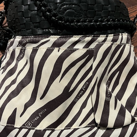 Linea Pelle Black Woven Leather Shoulder Bag - Picture 8 of 12